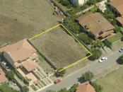 Lotto edificabile per villa con giardino su 4 lati