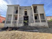 Bellissima Villa da ultimare con giardino su 4 lati! 